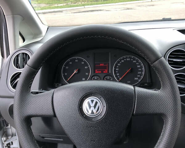 Серый Фольксваген Гольф Плюс, объемом двигателя 1.6 л и пробегом 202 тыс. км за 6800 $, фото 38 на Automoto.ua