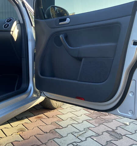 Серый Фольксваген Гольф Плюс, объемом двигателя 1.6 л и пробегом 212 тыс. км за 5399 $, фото 12 на Automoto.ua