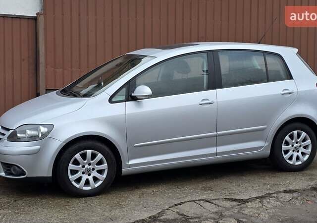 Серый Фольксваген Гольф Плюс, объемом двигателя 1.6 л и пробегом 230 тыс. км за 7999 $, фото 30 на Automoto.ua