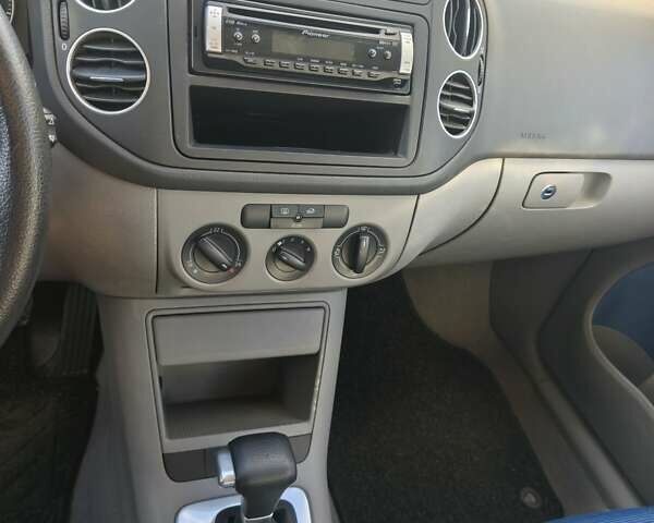 Сірий Фольксваген Golf Plus, об'ємом двигуна 1.6 л та пробігом 230 тис. км за 5950 $, фото 9 на Automoto.ua