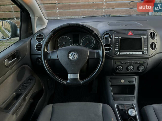 Сірий Фольксваген Golf Plus, об'ємом двигуна 1.6 л та пробігом 260 тис. км за 6799 $, фото 57 на Automoto.ua