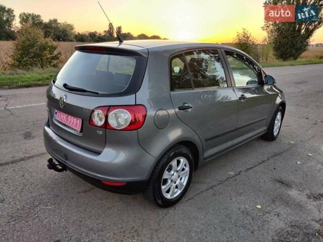 Серый Фольксваген Гольф Плюс, объемом двигателя 1.6 л и пробегом 175 тыс. км за 5800 $, фото 4 на Automoto.ua