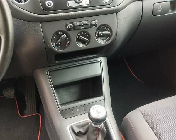 Серый Фольксваген Гольф Плюс, объемом двигателя 1.6 л и пробегом 180 тыс. км за 6700 $, фото 24 на Automoto.ua