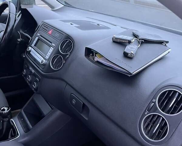 Серый Фольксваген Гольф Плюс, объемом двигателя 1.6 л и пробегом 194 тыс. км за 5400 $, фото 5 на Automoto.ua