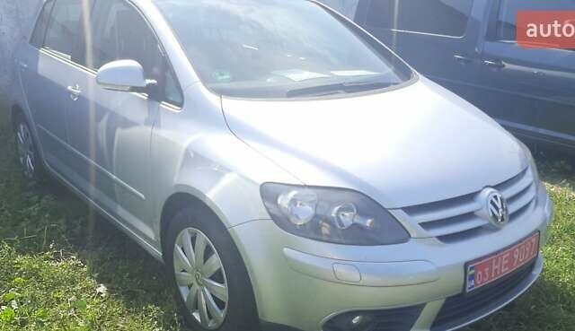 Серый Фольксваген Гольф Плюс, объемом двигателя 1.6 л и пробегом 256 тыс. км за 5500 $, фото 9 на Automoto.ua