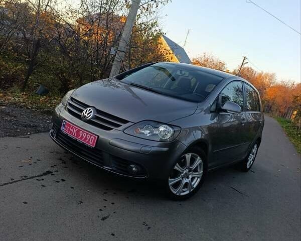 Сірий Фольксваген Golf Plus, об'ємом двигуна 1.6 л та пробігом 217 тис. км за 7400 $, фото 7 на Automoto.ua