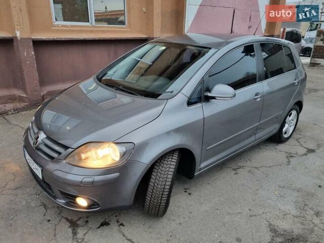 Сірий Фольксваген Golf Plus, об'ємом двигуна 1.9 л та пробігом 298 тис. км за 6500 $, фото 4 на Automoto.ua