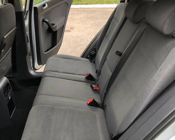 Серый Фольксваген Гольф Плюс, объемом двигателя 1.6 л и пробегом 202 тыс. км за 6800 $, фото 31 на Automoto.ua