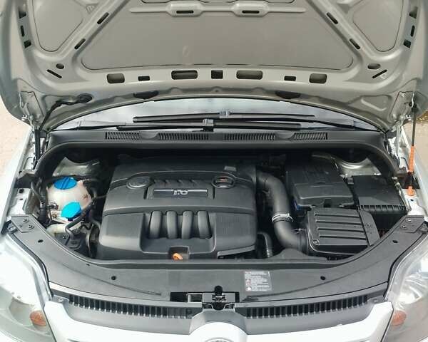 Серый Фольксваген Гольф Плюс, объемом двигателя 1.6 л и пробегом 180 тыс. км за 6700 $, фото 12 на Automoto.ua