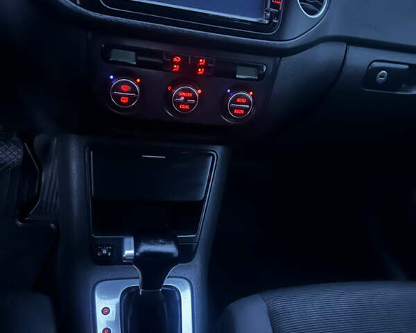 Сірий Фольксваген Golf Plus, об'ємом двигуна 1.6 л та пробігом 279 тис. км за 7100 $, фото 4 на Automoto.ua