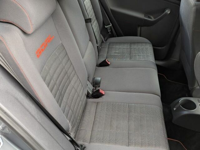 Серый Фольксваген Гольф Плюс, объемом двигателя 1.6 л и пробегом 290 тыс. км за 6500 $, фото 7 на Automoto.ua