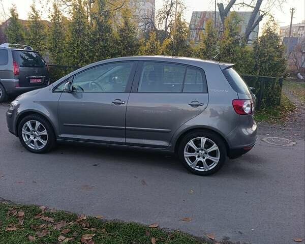 Серый Фольксваген Гольф Плюс, объемом двигателя 1.6 л и пробегом 217 тыс. км за 7400 $, фото 7 на Automoto.ua