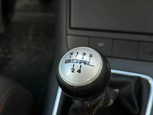 Серый Фольксваген Гольф Плюс, объемом двигателя 1.4 л и пробегом 212 тыс. км за 5500 $, фото 20 на Automoto.ua