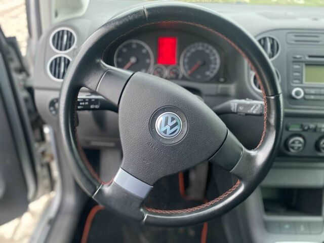 Серый Фольксваген Гольф Плюс, объемом двигателя 1.9 л и пробегом 216 тыс. км за 2950 $, фото 8 на Automoto.ua