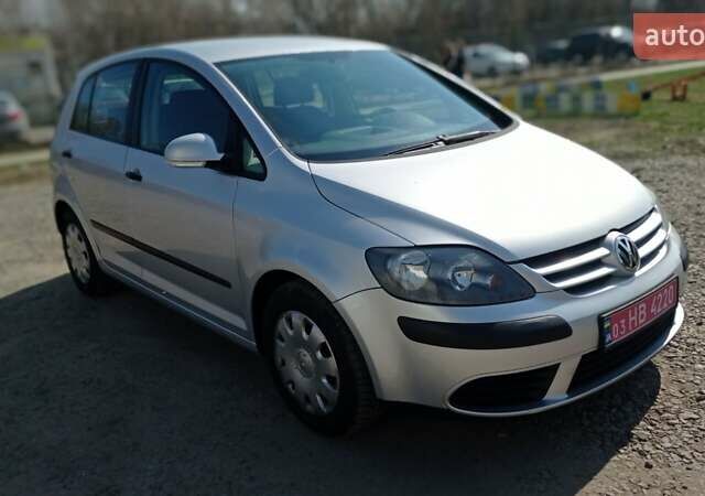 Серый Фольксваген Гольф Плюс, объемом двигателя 1.4 л и пробегом 195 тыс. км за 5750 $, фото 5 на Automoto.ua