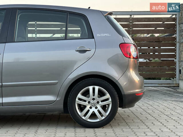 Сірий Фольксваген Golf Plus, об'ємом двигуна 1.6 л та пробігом 260 тис. км за 6799 $, фото 10 на Automoto.ua
