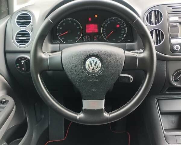 Серый Фольксваген Гольф Плюс, объемом двигателя 1.6 л и пробегом 180 тыс. км за 6700 $, фото 21 на Automoto.ua