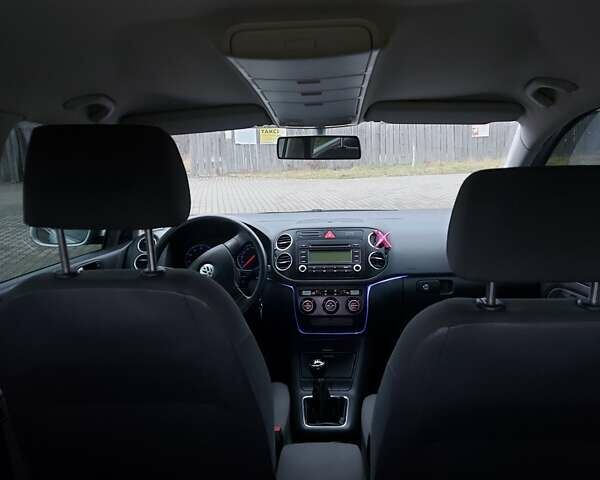 Серый Фольксваген Гольф Плюс, объемом двигателя 1.6 л и пробегом 200 тыс. км за 5600 $, фото 7 на Automoto.ua