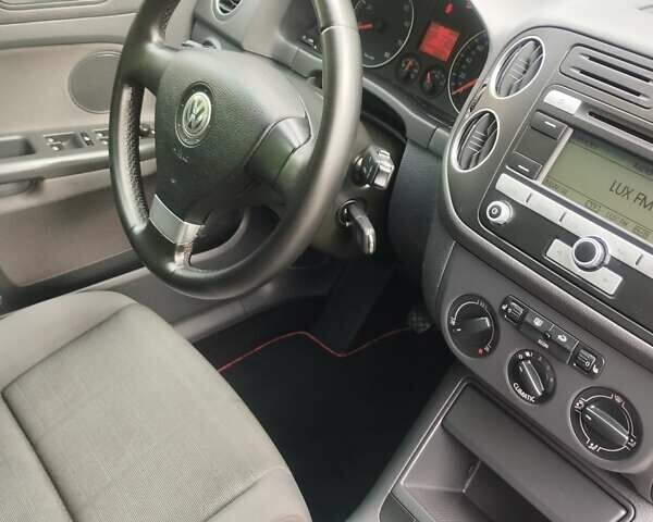 Серый Фольксваген Гольф Плюс, объемом двигателя 1.6 л и пробегом 180 тыс. км за 6700 $, фото 26 на Automoto.ua