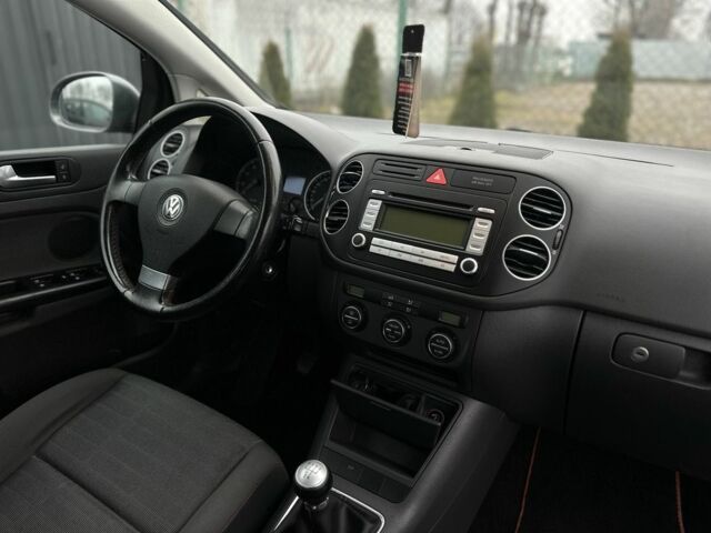 Сірий Фольксваген Golf Plus, об'ємом двигуна 1.6 л та пробігом 202 тис. км за 6500 $, фото 7 на Automoto.ua