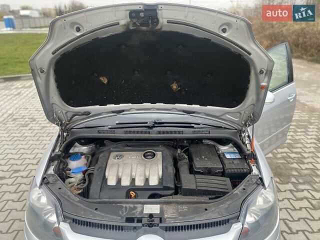 Серый Фольксваген Гольф Плюс, объемом двигателя 1.9 л и пробегом 216 тыс. км за 2950 $, фото 6 на Automoto.ua