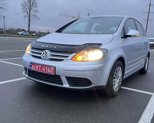 Серый Фольксваген Гольф Плюс, объемом двигателя 1.6 л и пробегом 194 тыс. км за 5400 $, фото 14 на Automoto.ua