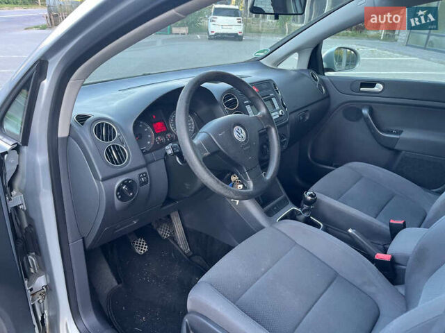 Сірий Фольксваген Golf Plus, об'ємом двигуна 1.6 л та пробігом 220 тис. км за 5500 $, фото 17 на Automoto.ua