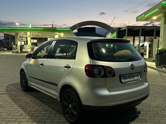 Сірий Фольксваген Golf Plus, об'ємом двигуна 2 л та пробігом 162 тис. км за 6399 $, фото 2 на Automoto.ua