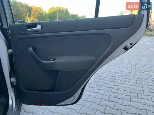 Сірий Фольксваген Golf Plus, об'ємом двигуна 1.6 л та пробігом 220 тис. км за 5500 $, фото 31 на Automoto.ua
