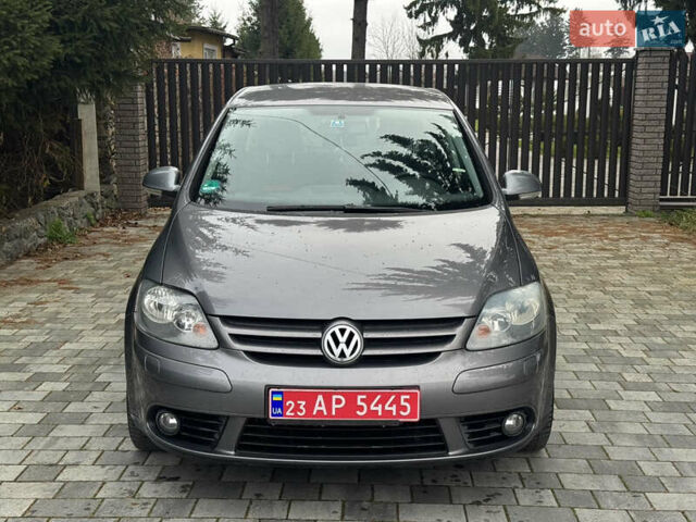 Серый Фольксваген Гольф Плюс, объемом двигателя 1.6 л и пробегом 212 тыс. км за 6200 $, фото 1 на Automoto.ua