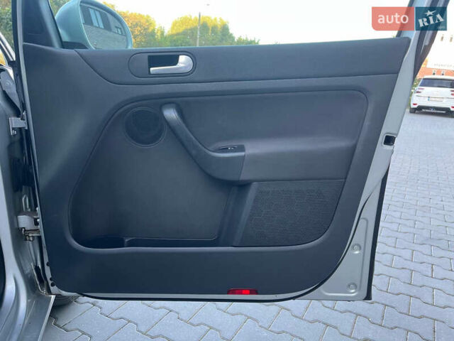 Сірий Фольксваген Golf Plus, об'ємом двигуна 1.6 л та пробігом 220 тис. км за 5500 $, фото 27 на Automoto.ua