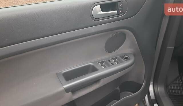 Серый Фольксваген Гольф Плюс, объемом двигателя 1.6 л и пробегом 202 тыс. км за 5650 $, фото 19 на Automoto.ua