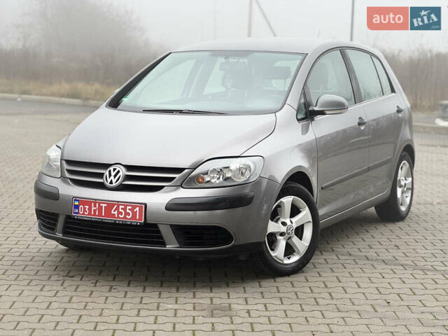 Серый Фольксваген Гольф Плюс, объемом двигателя 1.4 л и пробегом 226 тыс. км за 5300 $, фото 3 на Automoto.ua
