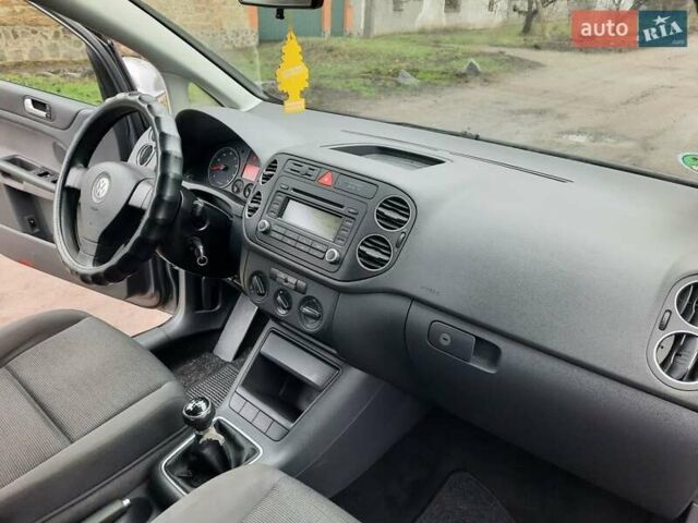 Сірий Фольксваген Golf Plus, об'ємом двигуна 1.6 л та пробігом 213 тис. км за 6750 $, фото 65 на Automoto.ua