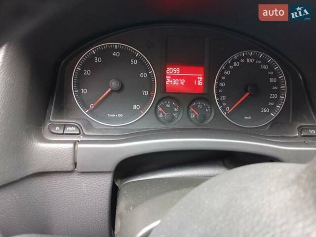 Сірий Фольксваген Golf Plus, об'ємом двигуна 1.6 л та пробігом 240 тис. км за 5700 $, фото 1 на Automoto.ua