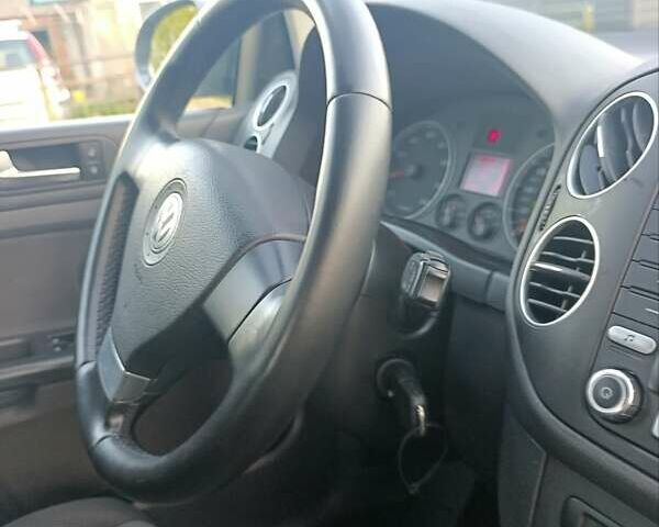 Сірий Фольксваген Golf Plus, об'ємом двигуна 1.6 л та пробігом 217 тис. км за 7400 $, фото 43 на Automoto.ua