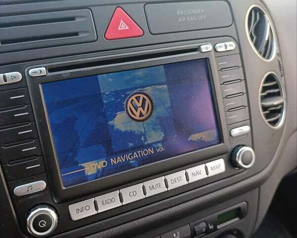 Серый Фольксваген Гольф Плюс, объемом двигателя 1.6 л и пробегом 217 тыс. км за 7400 $, фото 57 на Automoto.ua