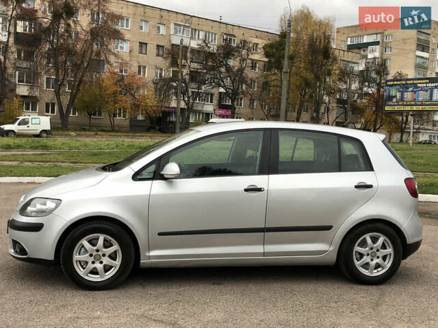 Серый Фольксваген Гольф Плюс, объемом двигателя 1.6 л и пробегом 202 тыс. км за 6800 $, фото 3 на Automoto.ua