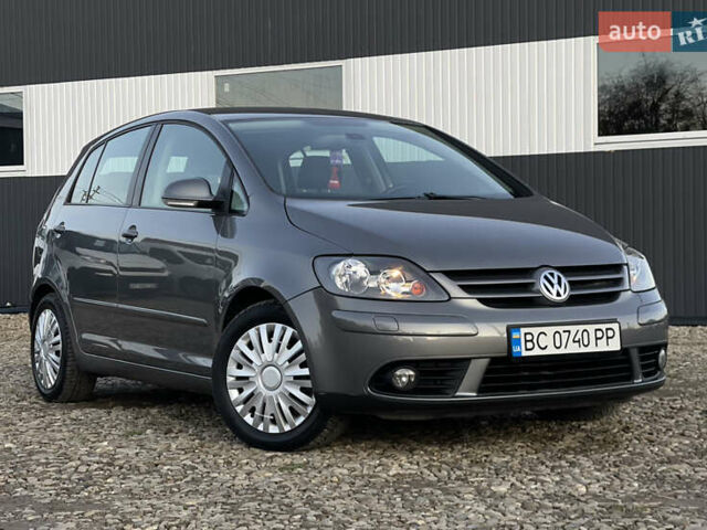 Серый Фольксваген Гольф Плюс, объемом двигателя 1.6 л и пробегом 261 тыс. км за 6550 $, фото 40 на Automoto.ua