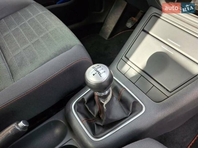 Серый Фольксваген Гольф Плюс, объемом двигателя 1.4 л и пробегом 227 тыс. км за 5500 $, фото 18 на Automoto.ua