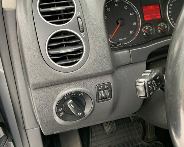 Серый Фольксваген Гольф Плюс, объемом двигателя 1.6 л и пробегом 206 тыс. км за 5999 $, фото 23 на Automoto.ua