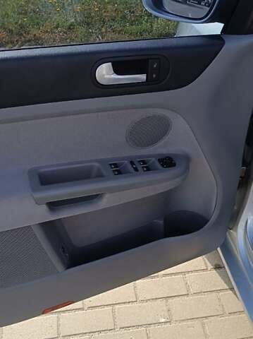 Фольксваген Гольф Плюс 2006 в Хмельницком на Automoto.ua Серый Фольксваген Гольф Плюс, объемом двигателя 1.6 л и пробегом 152 тыс. км за 7300 $, фото 7 на Automoto.ua