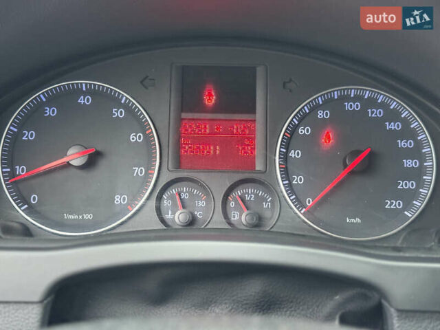 Серый Фольксваген Гольф Плюс, объемом двигателя 1.4 л и пробегом 226 тыс. км за 5300 $, фото 34 на Automoto.ua