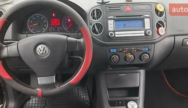 Серый Фольксваген Гольф Плюс, объемом двигателя 1.6 л и пробегом 202 тыс. км за 5650 $, фото 7 на Automoto.ua