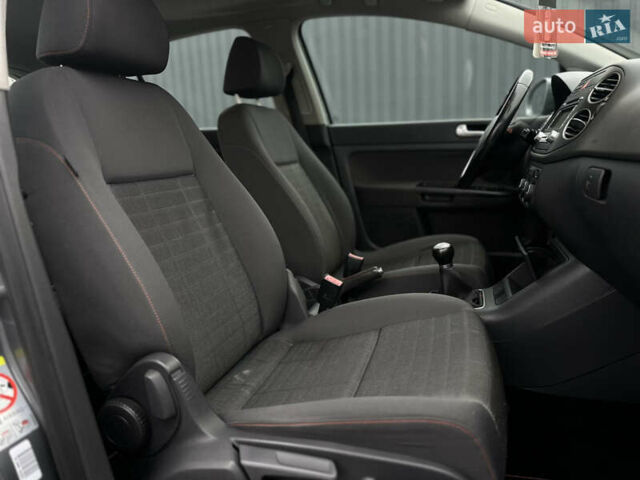 Сірий Фольксваген Golf Plus, об'ємом двигуна 1.6 л та пробігом 202 тис. км за 6500 $, фото 35 на Automoto.ua