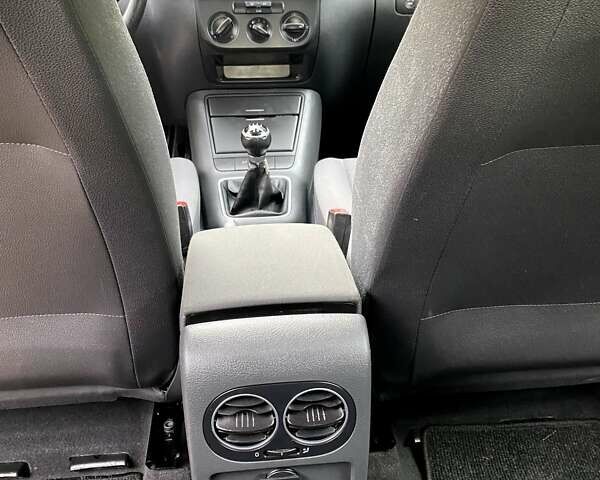 Серый Фольксваген Гольф Плюс, объемом двигателя 1.4 л и пробегом 232 тыс. км за 5750 $, фото 11 на Automoto.ua