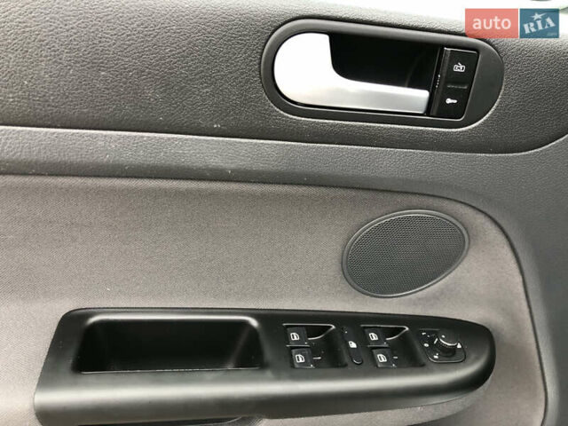 Серый Фольксваген Гольф Плюс, объемом двигателя 1.6 л и пробегом 202 тыс. км за 6800 $, фото 23 на Automoto.ua