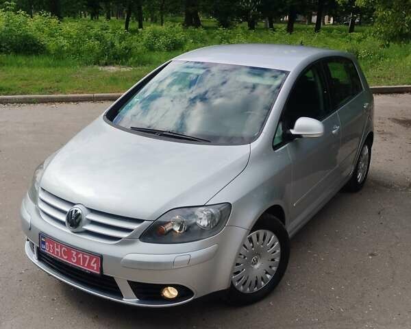 Серый Фольксваген Гольф Плюс, объемом двигателя 1.6 л и пробегом 180 тыс. км за 6700 $, фото 8 на Automoto.ua
