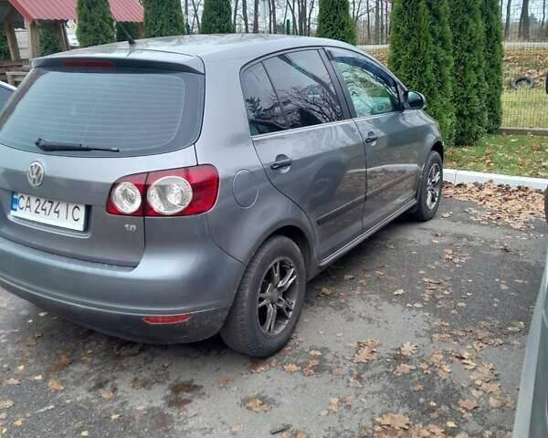 Серый Фольксваген Гольф Плюс, объемом двигателя 1.6 л и пробегом 240 тыс. км за 5999 $, фото 11 на Automoto.ua