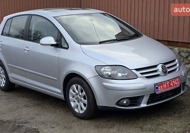 Серый Фольксваген Гольф Плюс, объемом двигателя 1.6 л и пробегом 230 тыс. км за 7999 $, фото 12 на Automoto.ua